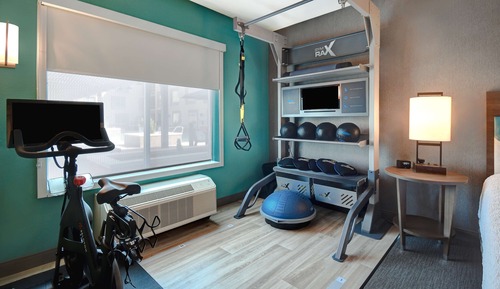 Studio, 1 King Bed, Non Smoking (Fitness)