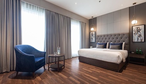 Suite, 1 King Bed, Non Smoking