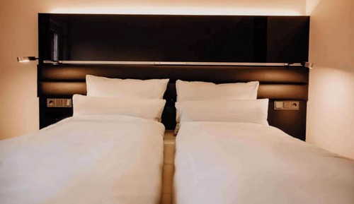 Junior Suite, 1 King Bed (Walk-in Shower)