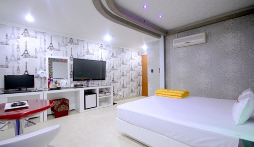 Room (General room (Large bathtub &amp; bid)