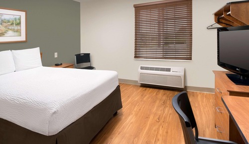 Standard Studio Suite, 1 Queen Bed, Accessible, Non Smoking (Accessible Tub)