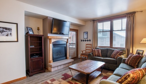 Condo, 2 Bedrooms