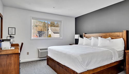 Standard Room, 1 King Bed