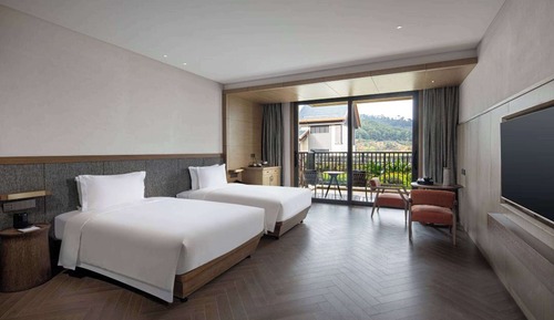 Superior Room, 2 Twin Beds, Non Smoking, Mountain View