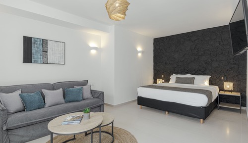 Economy Room