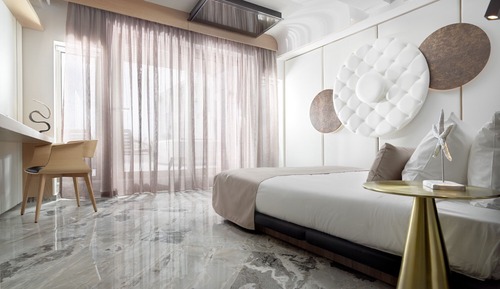 Executive Suite with Hot Tub & Sea View