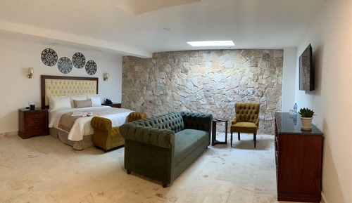 Junior Suite, 1 King Bed (Jacuzzi)