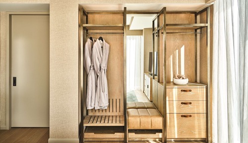 Suite, 1 King Bed, Corner