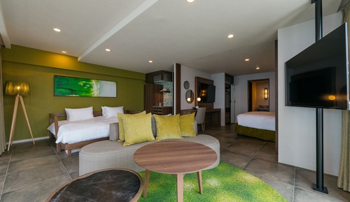 Horizon Pool Suite(8F) Non-Smoking