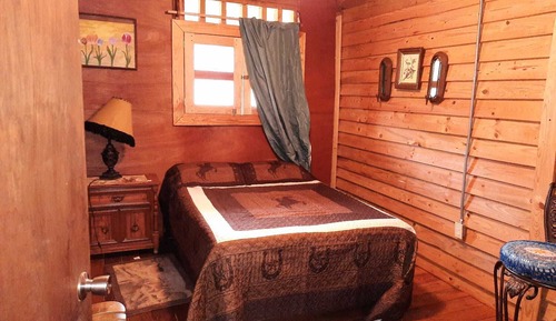 Basic Cabin (Flamingo)