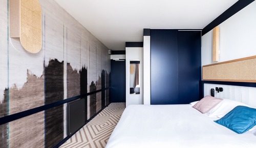 Standard Triple Room, 1 Queen Bed with Sofa bed, Partial Sea View