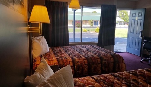 Double Room, Smoking
