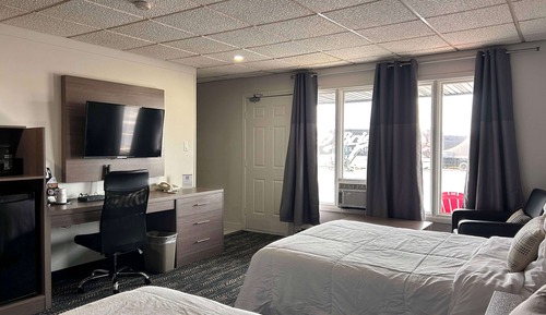 Suite, 2 Double Beds, Non Smoking, Refrigerator & Microwave