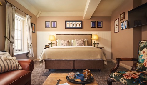 Deluxe Suite