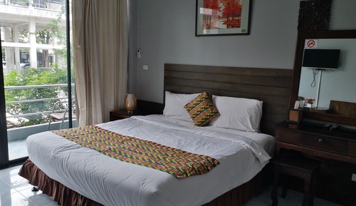 Standard Room, 1 King Bed