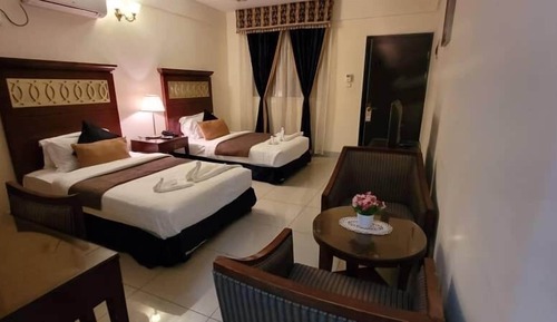Economy Room