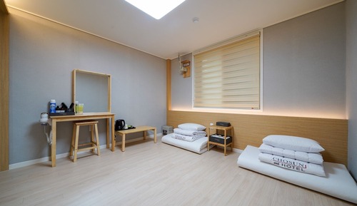 Room (Korean Room)
