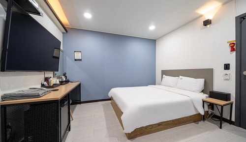 Room (Standard room (Netflix Disney Apple T)
