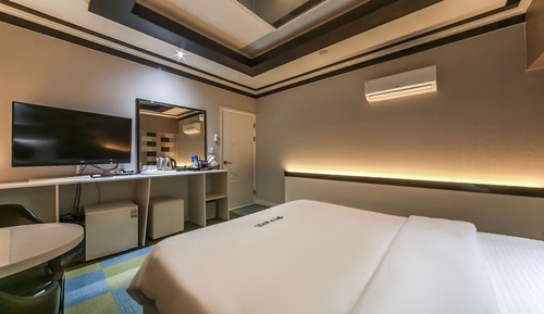 Room (VIP (1 Top Performing PC Single Spa))