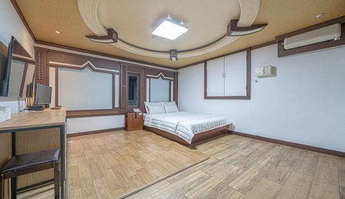 Room (Special Room (Bed Ondol))