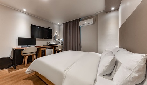 Room (Premium D (Breakfast/Non-smoking/Half)