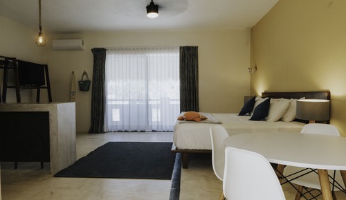 Deluxe Studio Suite