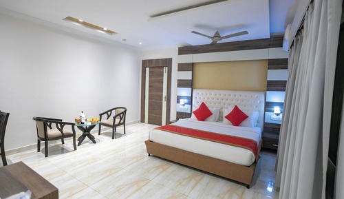 Royal Studio Suite