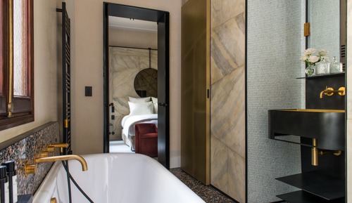 Superior Double Room, 1 King Bed, Pool Access