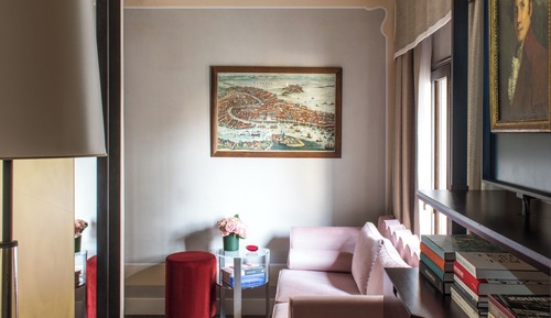Junior Suite, 1 King Bed, Pool Access, City View