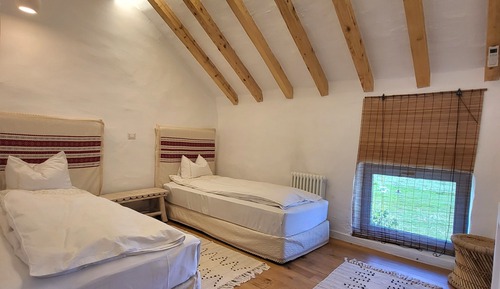 Deluxe Studio Suite