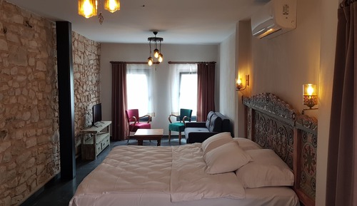 Luxury Suite