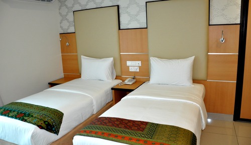 Standard Twin Room, City View