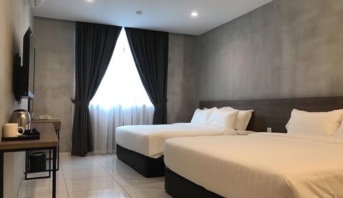 Deluxe Family Room