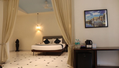 Signature Suite