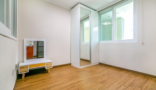 Room (Castle-dong 303)