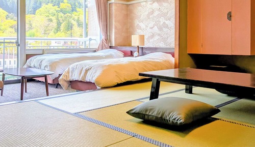 [Non-smoking] Standard Japanese-Western Twin Room, 6 people, Shower only (Main building)