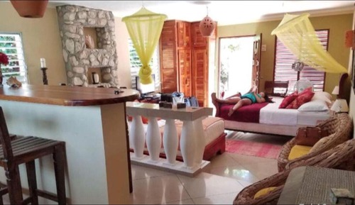 Deluxe Studio Suite