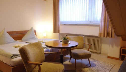 Triple Room, Shared Bathroom (Zimmer-3)