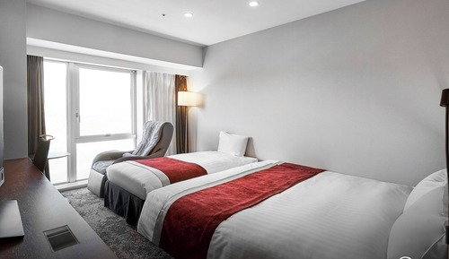[No Smoking/Castle View] Deluxe King + Extra Bed