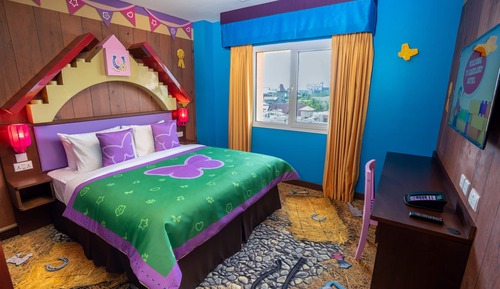 LEGO® Friends Fully Themed Family Suite with park access