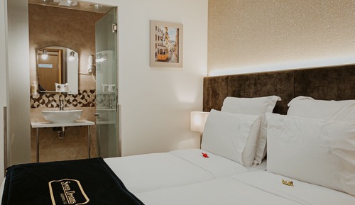 Standard Double Room (Interior)