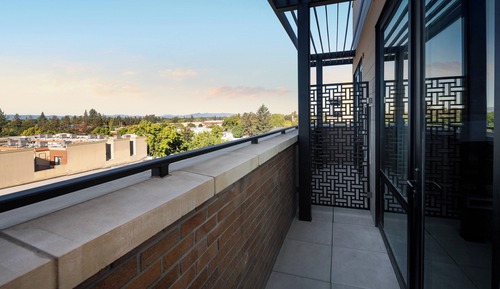 Room, 2 Queen Beds, Courtyard View (Mobility/Hearing Accessible, Tub)