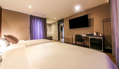 Signature Royal Suite Family Twin