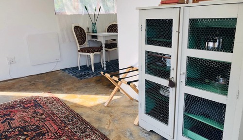 Deluxe Studio