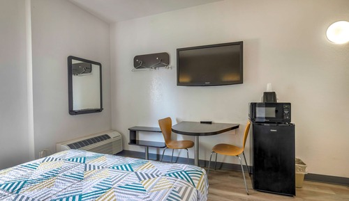 Standard Room, 1 Queen Bed, Smoking, Refrigerator & Microwave