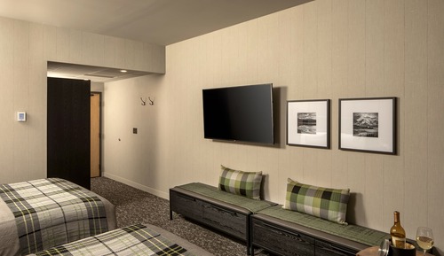 Standard Room, 2 Queen beds, Back Alley View