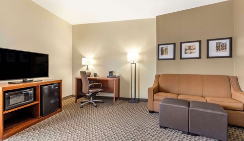 Suite, Multiple Beds, Accessible, Non Smoking
