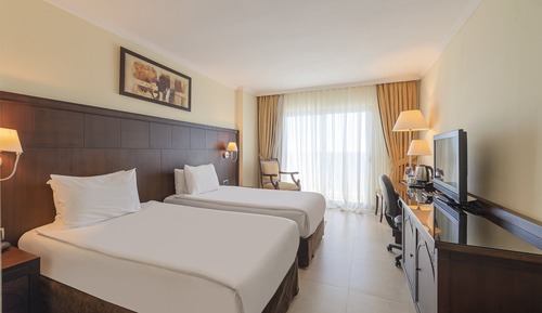 Standard Room, 2 Twin Beds, Smoking (Seafront)