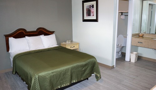 Deluxe Room, 1 Queen Bed, Non-Smoking