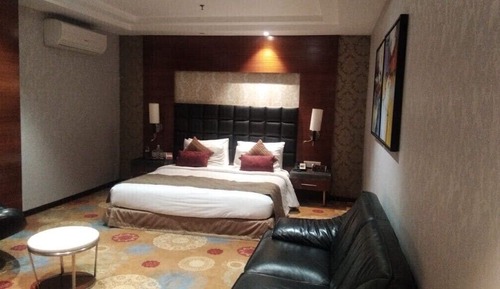 Junior Suite, 1 King Bed, Smoking